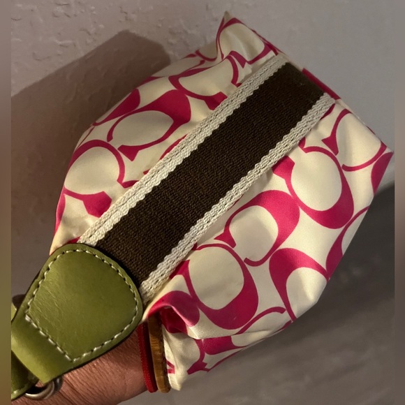 Coach mini. - Picture 6 of 11